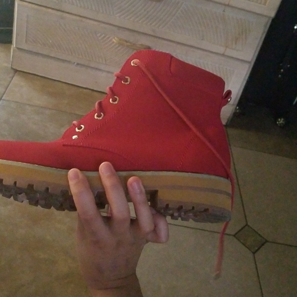 Why are some red boots - Picture 3 of 3